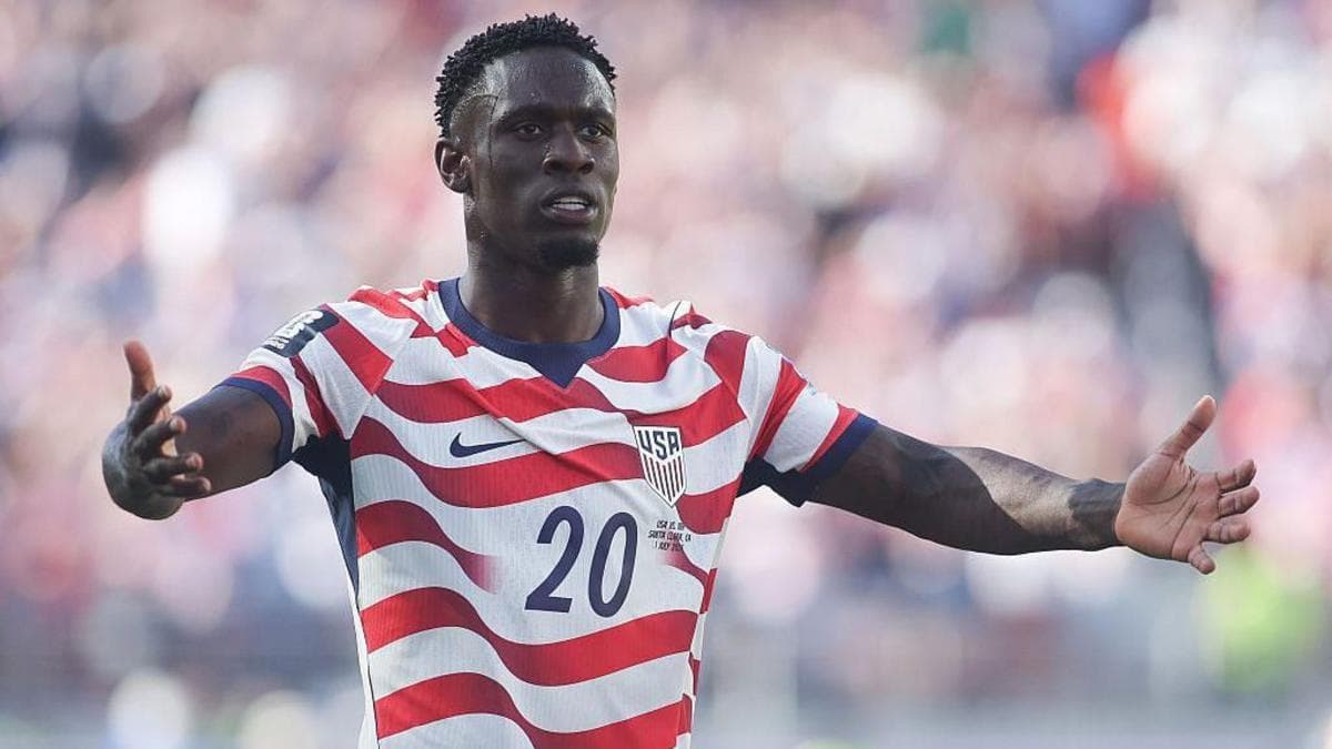"Cruza una línea roja": por qué es tan escandalosa la decisión de la FIFA de suspender la sanción al goleador de EE.UU., Folarin Balogun, tras una llamada de Trump
