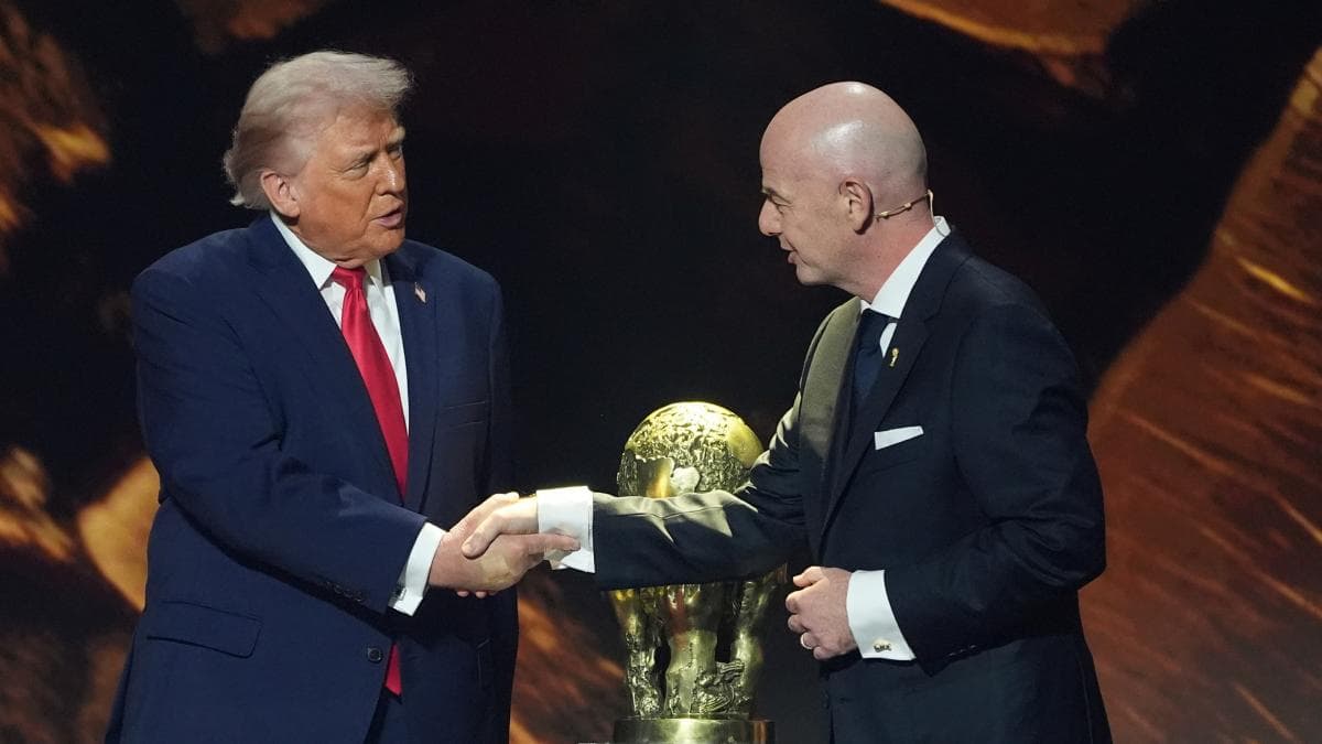 Infantino lo confirma todo y se defiende con un comunicado: "Recibí una llamada de Trump"