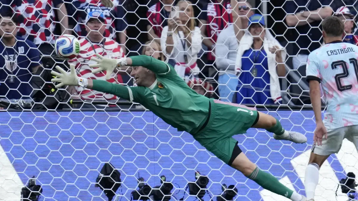 Courtois se pronuncia sobre el partido de Bélgica ante España