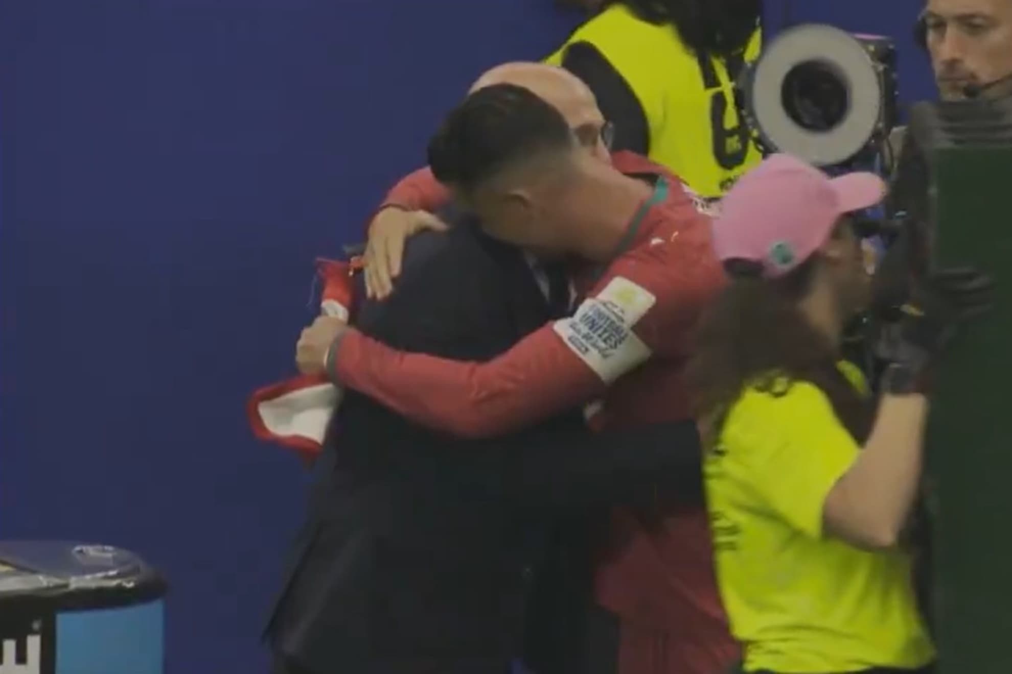El abrazo de Luis de la Fuente con Cristiano: "Admiro sus valores y lo que representa"