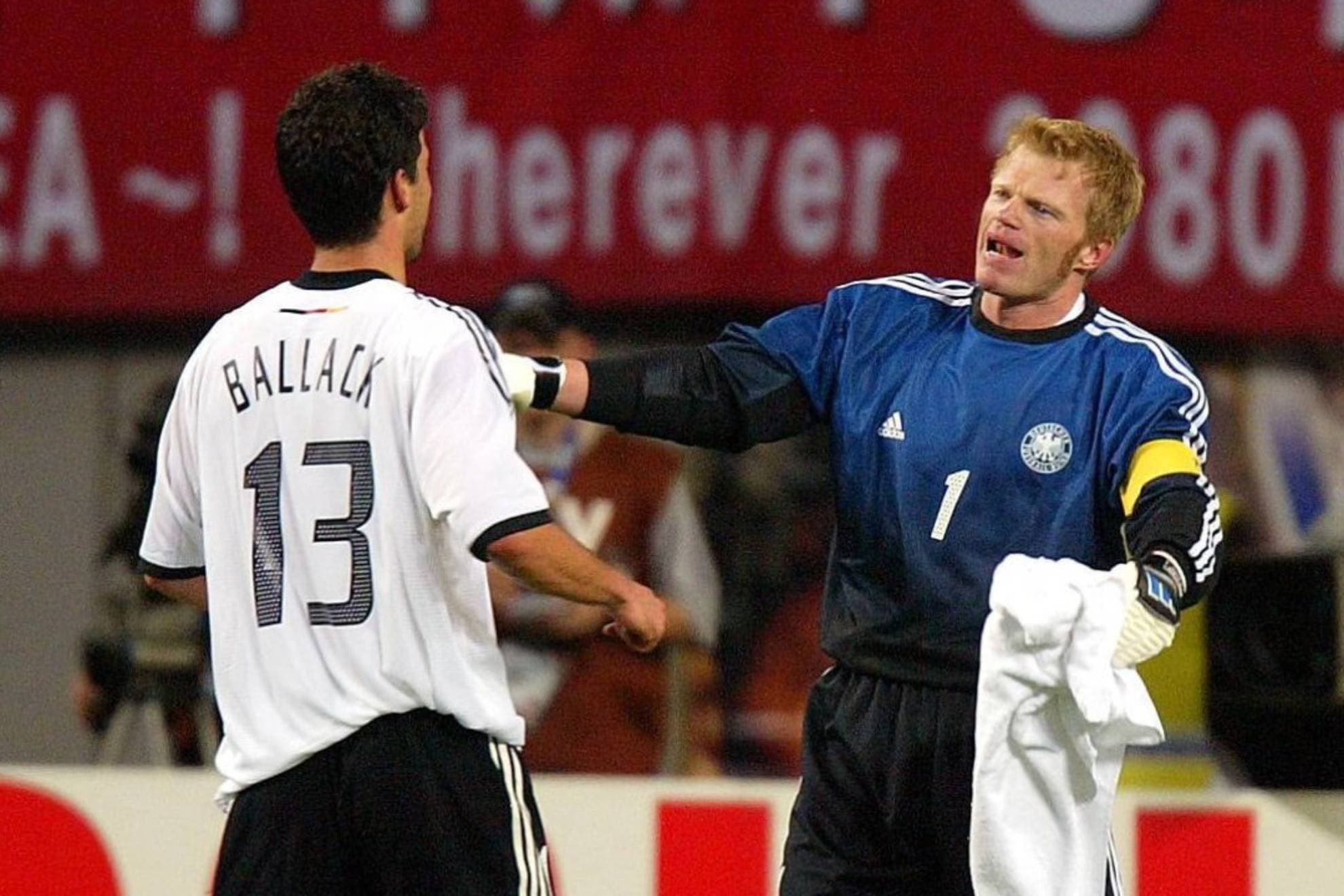 Oliver Kahn ironiza sobre el caso Balogun: "Me gustaría que le quitaran la amarilla del 2002 a Ballack"