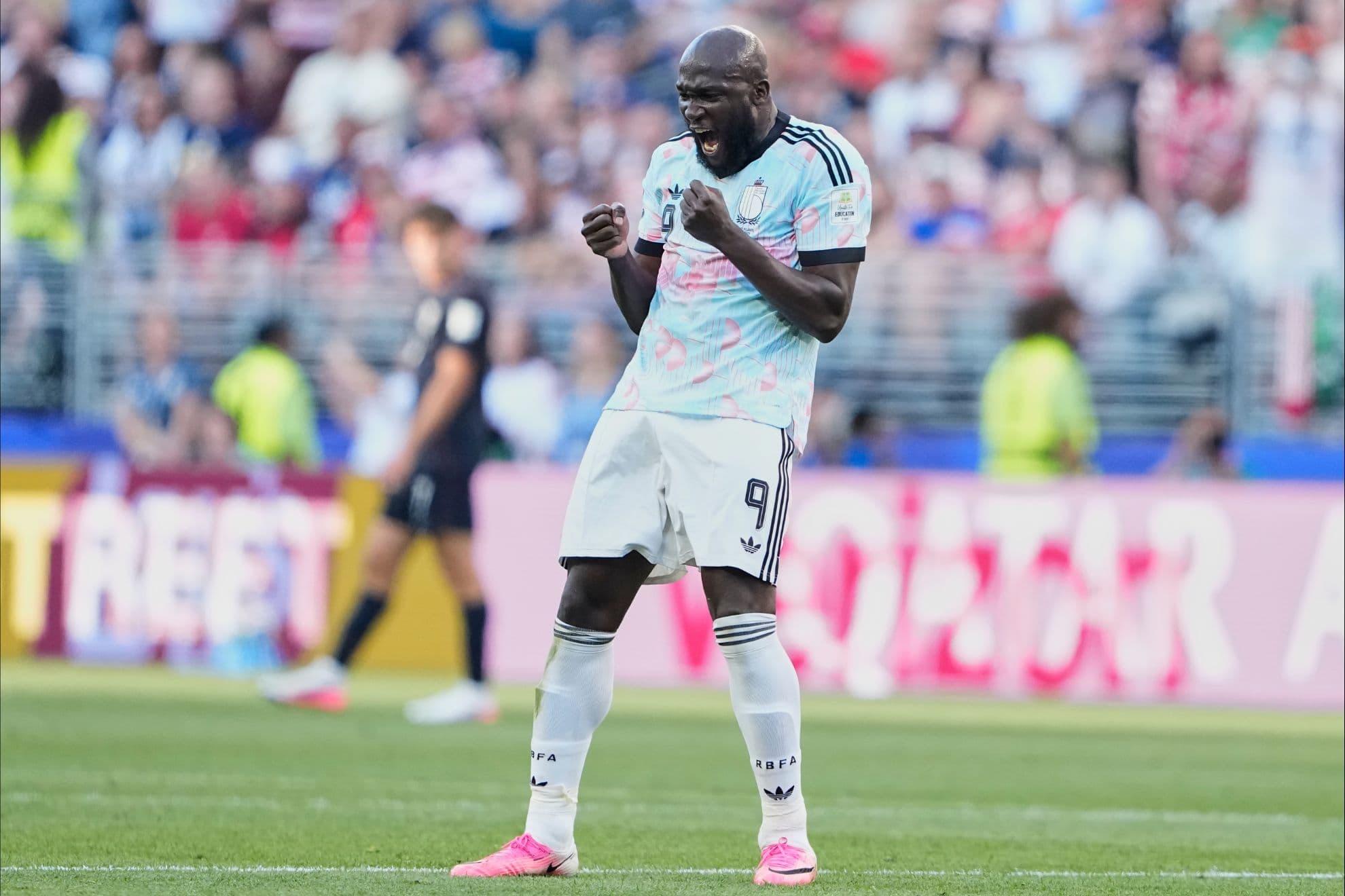 'Big Rom' anda suelto y pone en alerta a España: "Dejo mi ego a un lado en beneficio del equipo"